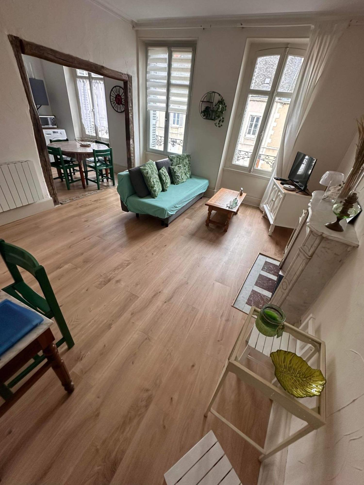 Apartamento Le Compostelle Issoudun Exterior foto